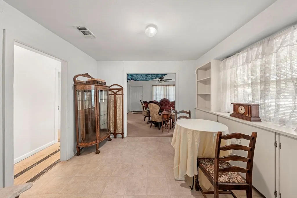 4501 River Hills Drive - Photo 3