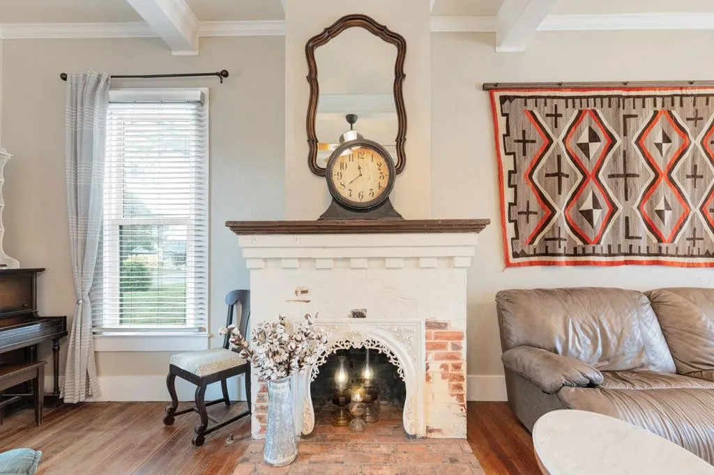 312 W San Antonio Street - Photo 2